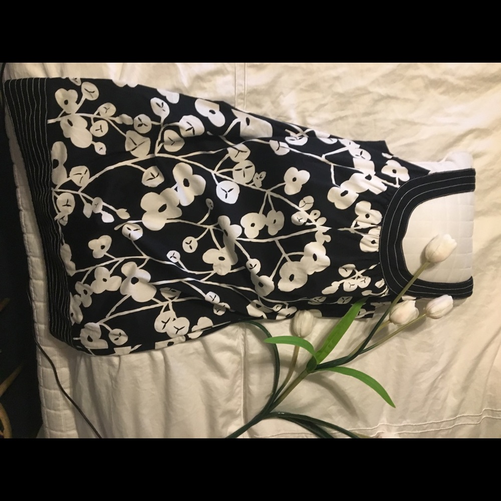 Great black and white dress